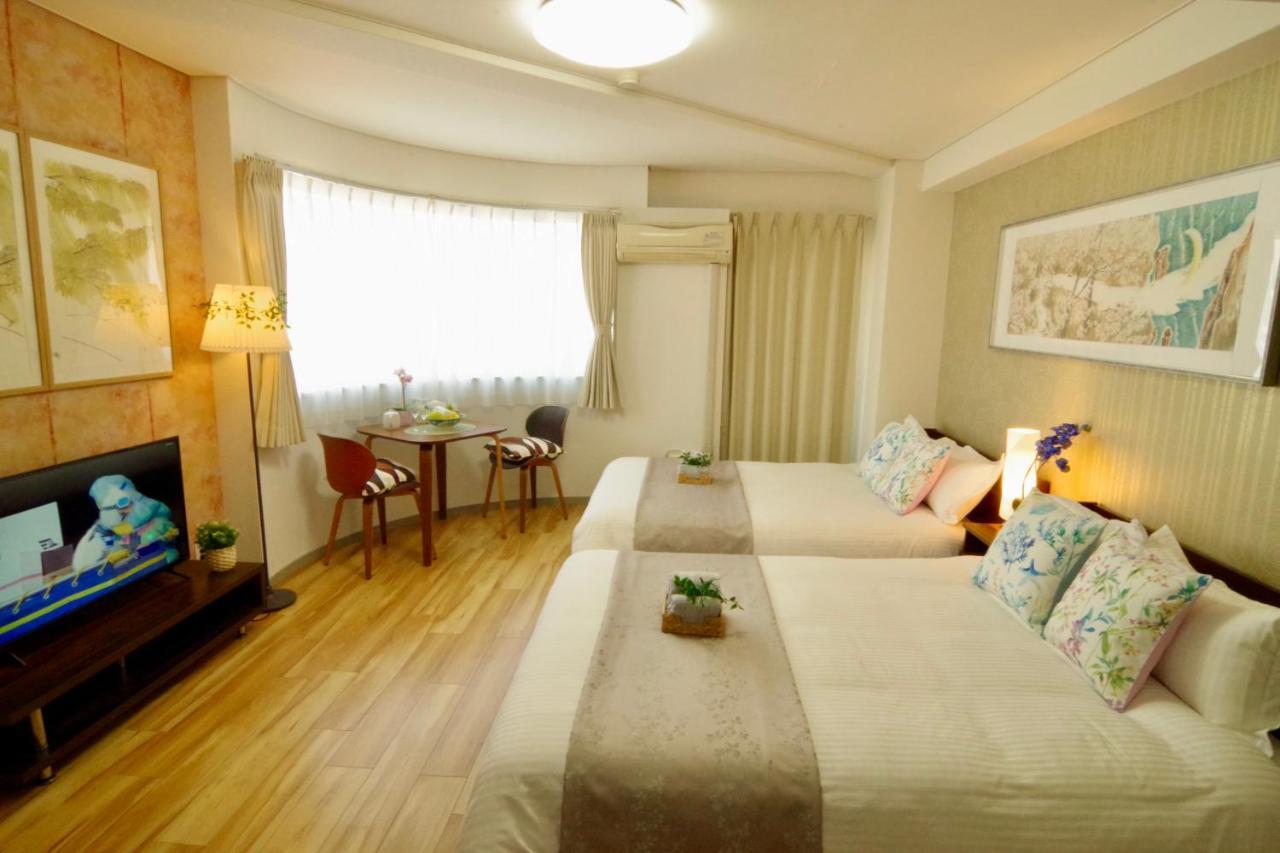 Nippombashi Art Hotel 602 Osaka Bagian luar foto