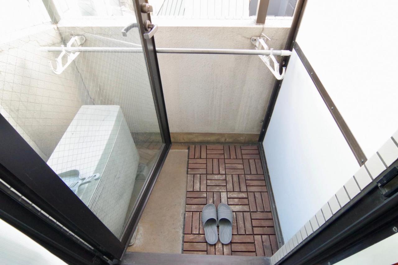 Nippombashi Art Hotel 602 Osaka Bagian luar foto