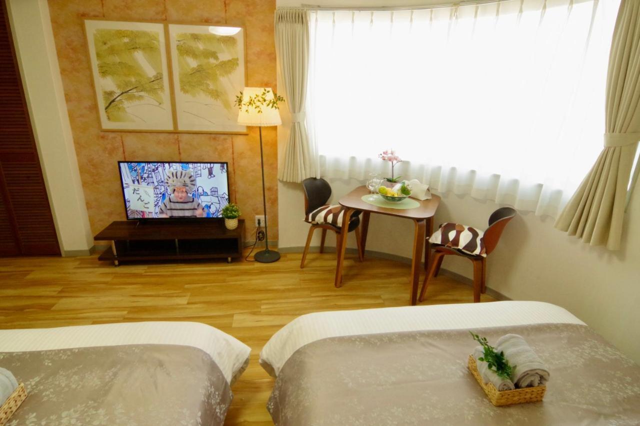 Nippombashi Art Hotel 602 Osaka Bagian luar foto