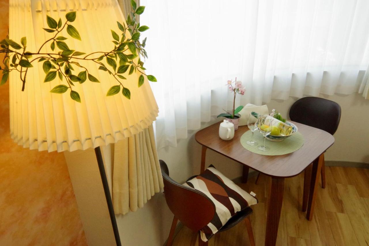 Nippombashi Art Hotel 602 Osaka Bagian luar foto