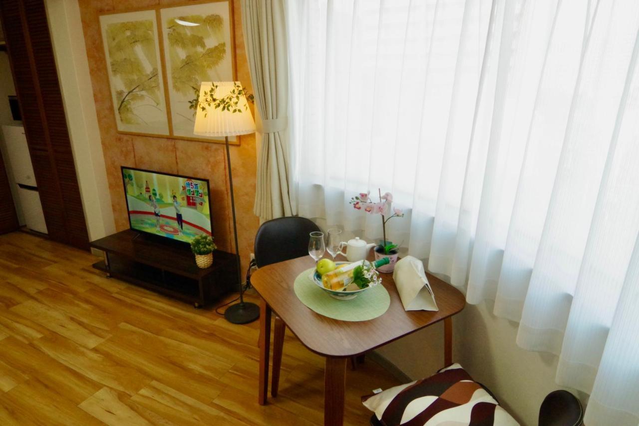 Nippombashi Art Hotel 602 Osaka Bagian luar foto