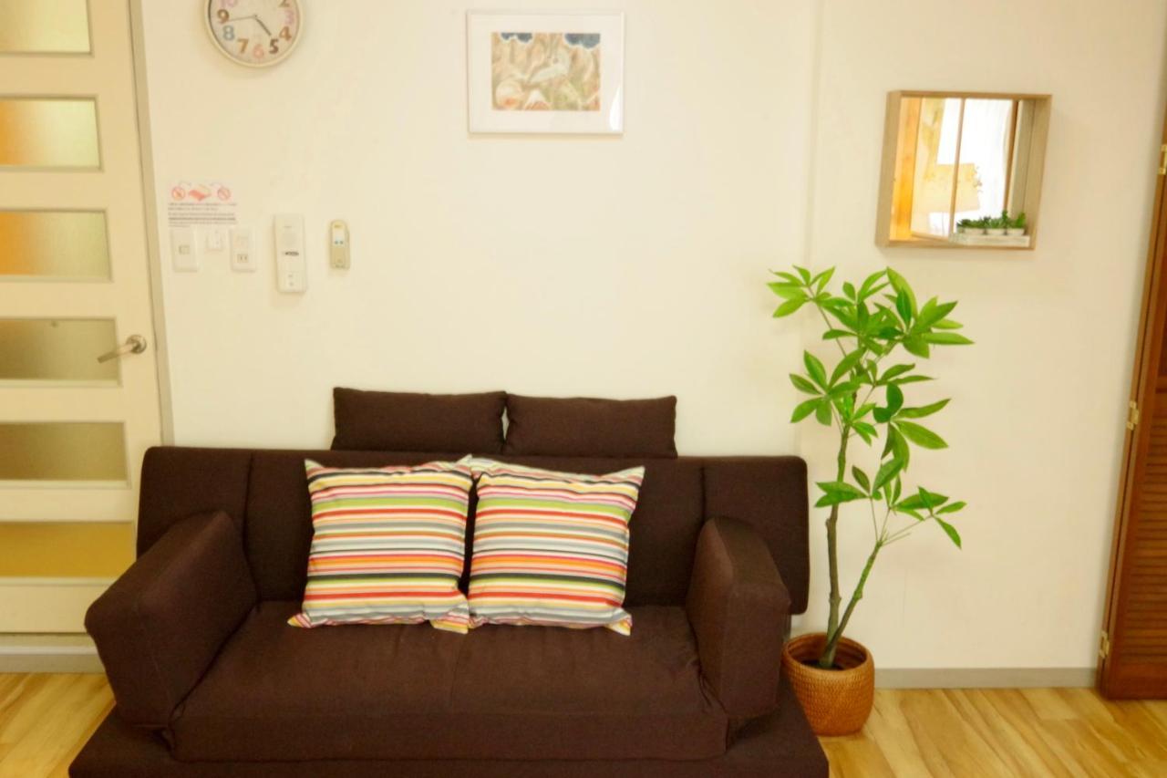 Nippombashi Art Hotel 602 Osaka Bagian luar foto